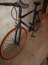 Bici Scatto fisso/libero. Colore Nero E Arancio  Usata ma in ottime condizioni. 