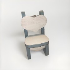 Sedia bambola vintage in legno