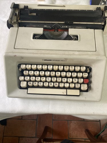 Olivetti studio - studio,