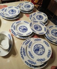 servizio piatti vintage con