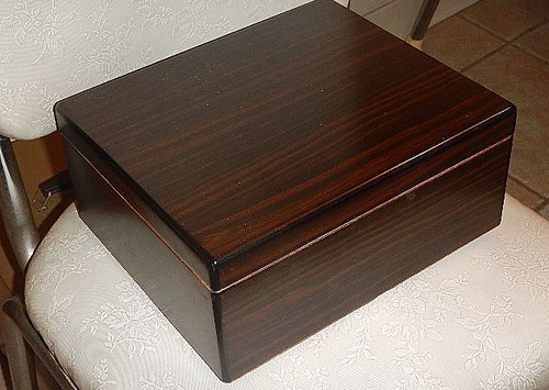 Wood cigar humidor box - wood,