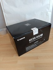 Nuova Canon EOS R50 V con