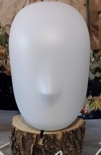 Lampada da tavolo senza volto