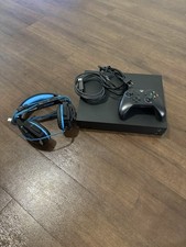 Pacchetto console Xbox One X 1