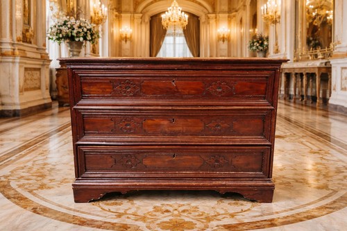 Canterano legno intagliato - in,