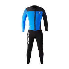 Muta con giacca Yamaha in