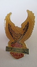 Pins vintage MOTOR CYCLES : HARLEY-DAVIDSON (4 x 2,7 cm)