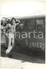 1965 ca NAPOLI Bar MIRANAPOLI - Massimo RANIERI con pulmino VOLKSWAGEN T2 - Foto