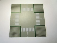 LEGO-607p01-PIASTRA BASE-STRADA 32X32-INCROCI A 9 TACCHETTI CON TRACCIATO STRADA