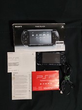 Sony PSP-2004 8 GB Memory Con Custodia E Scatola No Batteria No Caricabatterie