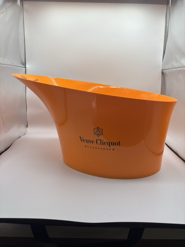Defective veuve clicquot - veuve,