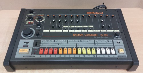 Roland 808 analog rhythm - tr-808,