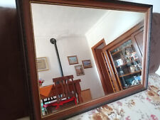 elegante specchio con cornice in legno