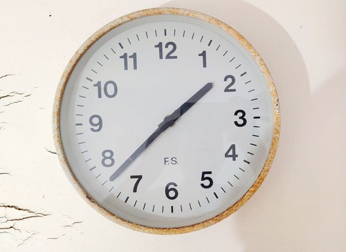 Orologio stazione s - stazione,