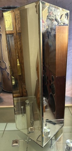 Tavolino con piedistallo