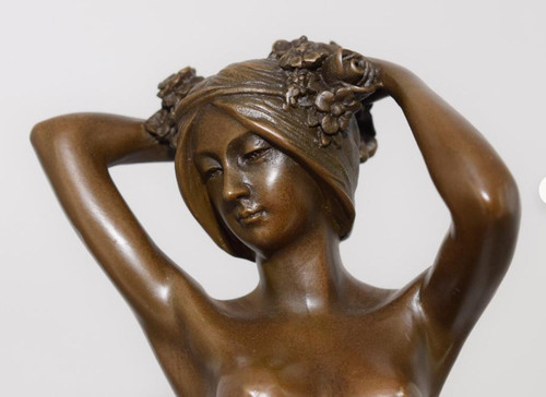 Statua donna bronzo scultura