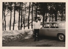 Foto d'epoca uomo con BMW 1800
