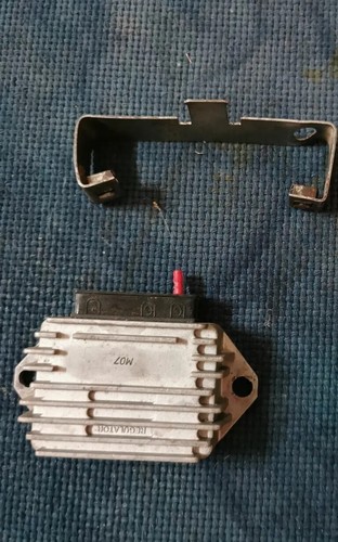 Voltage regulator piaggio - regulator,