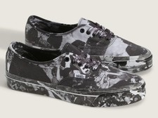 VN000EEUGC7 Atiba Jefferson