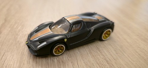 Hot wheels ferrari enzo - hot,