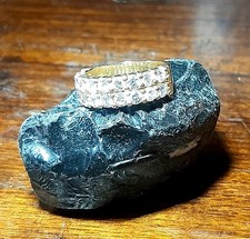 Anello Eternity in oro giallo con diamanti