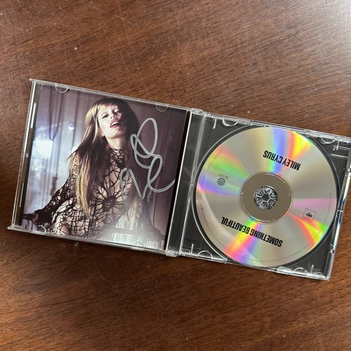 Miley cyrus qualcosa - miley,