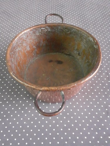 Vintage vecchia pentola in - vecchia,