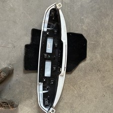 SPOILER POSTERIORE PER RENAULT Clio Serie IV 960307284R (12>19)