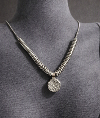 Collana tono argento - , con