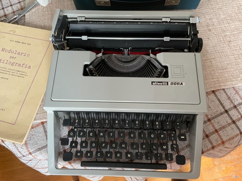 Macchina scrivere dora - scrivere,