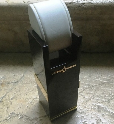 Ulysse nardin stand display - stand,