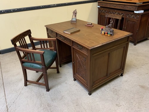 Antica scrivania stile liberty