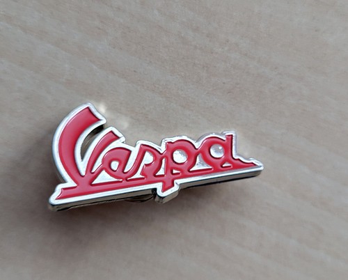 Vespa pin badge scooter - vespa, logo
