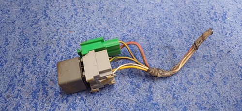 Relè con basetta fusibile - basetta, e