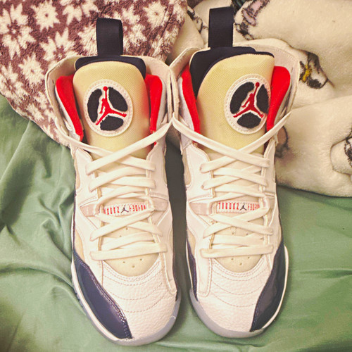 Air jordan jumpman two trey - air,