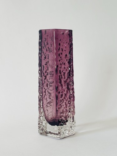 Vaso testa chiodata - , melanzana