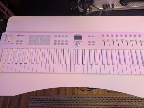 Arturia keylab essential - arturia,