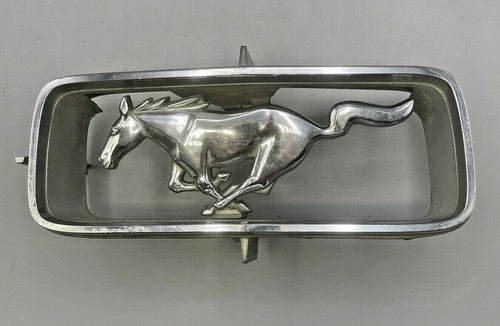 Emblema griglia centrale pony