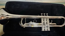 Tromba Yamaha YTR-3335 con