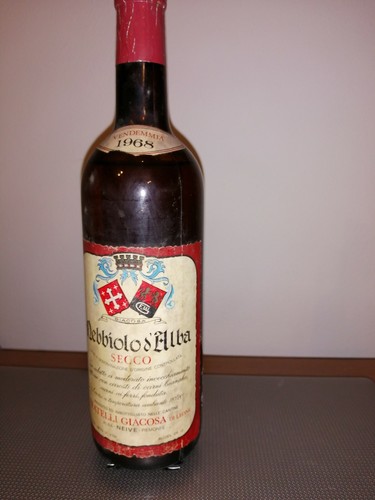 Bottiglia vino nebbiolo - bottiglia,