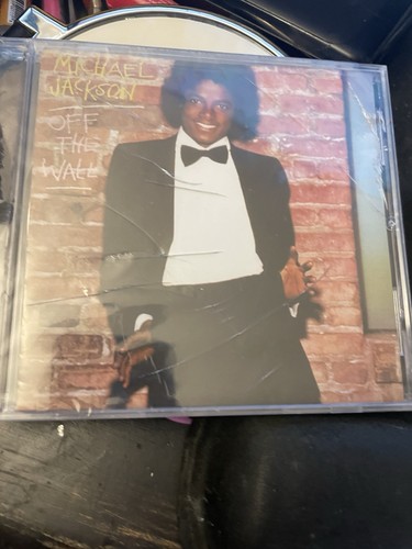 Off the wall music - off,
