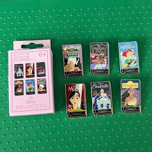 Loungefly disney princess vhs - loungefly:,