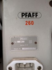 macchina da cucire vintage PFAFF 260 completa di mobiletto in legno