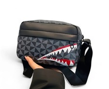 Borsello a Tracolla "Shark