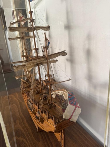 Modellino nave vela - a, in