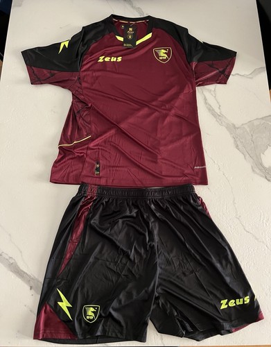 Zeus completo calcio