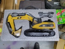 Escavatore RC 330D scala 1/20