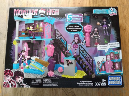 Monster high school fang - fang, out