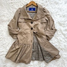 Trench coat svasato BURBERRY BLUE LABEL taglia 36 beige dal Giappone