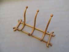 Porte manteaux et chapeaux